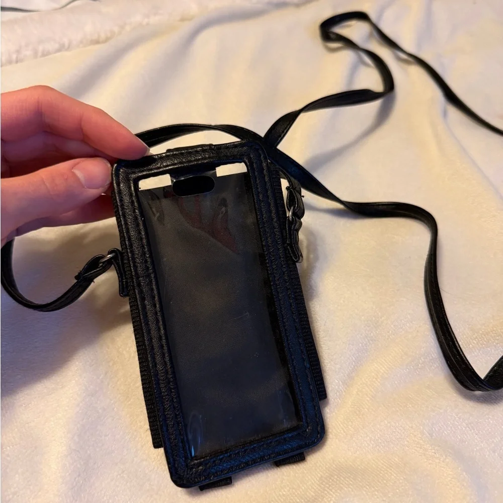 Kenneth Cole Reaction Black Crossbody Phone Bag - Picture 3 of 5